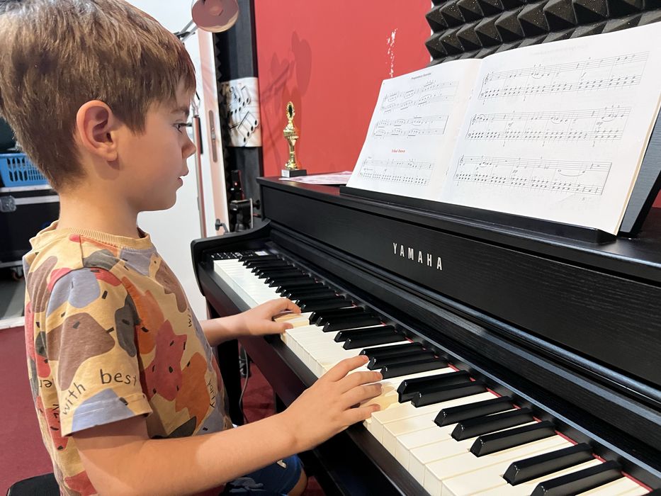 Ore de pian în Ghencea – Studio profesional