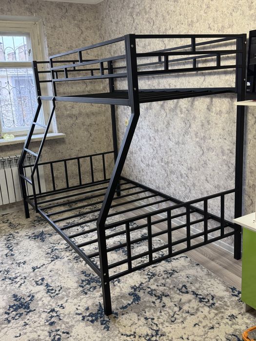 Ikki qavatli krovat. Двухместный кровать. Двухъярусная кровать.