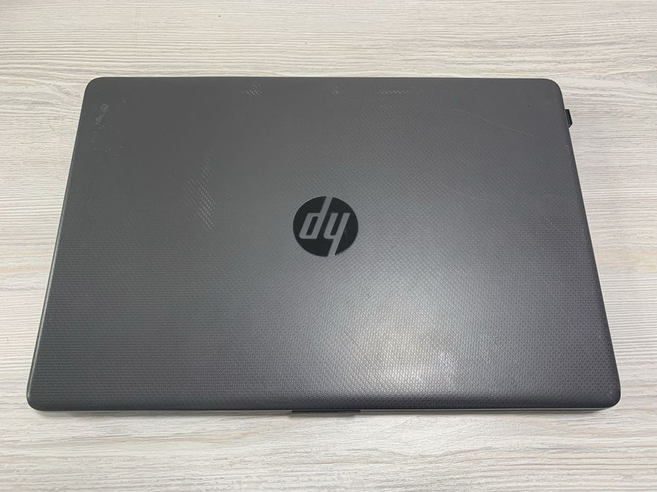 HP 250 G8 Core i3 1005G1