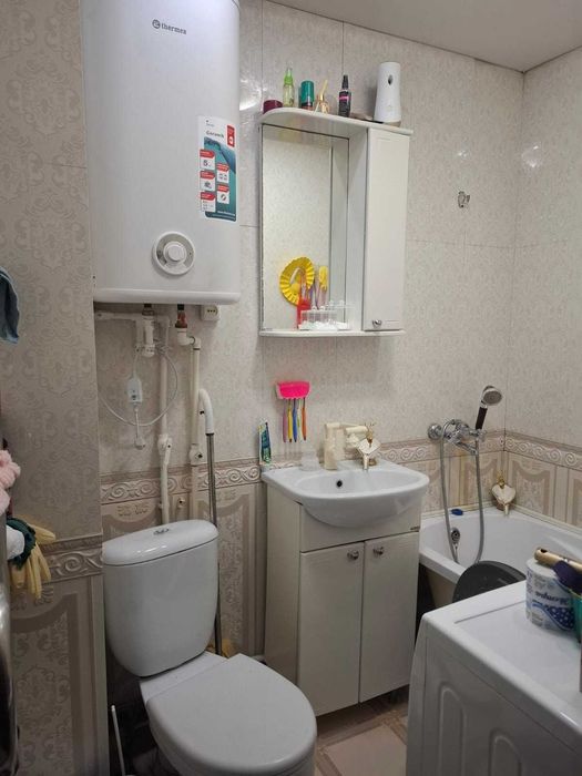 Продам 2комн 16мкр с ремонтном
