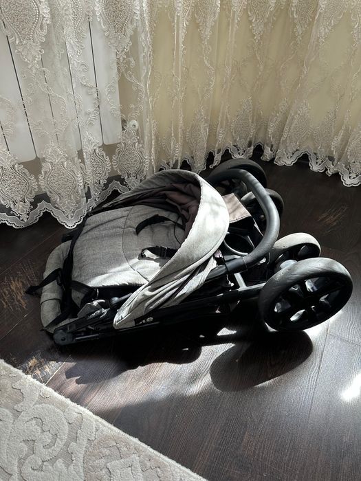 Продам коляску Joie, в отличном состоянии.