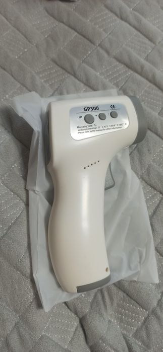 Бесконтактный термометр GP-300