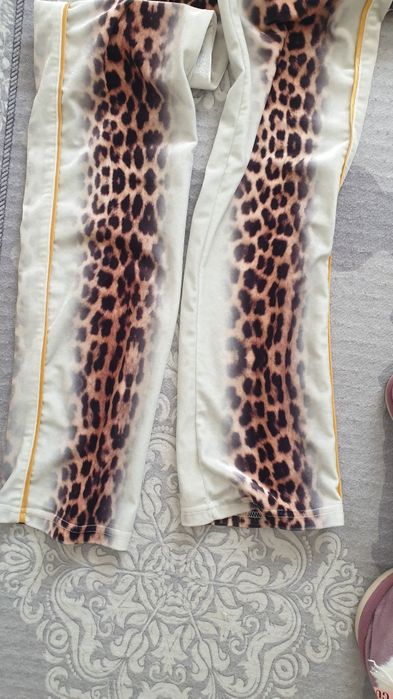 Дамски анцузи  на Roberto Kavali