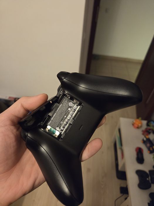 Vand controller Xbox One cu defect