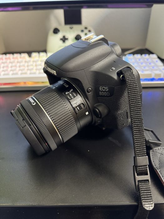 Canon 800d cu obiectiv + Card 32gb + Geanta
