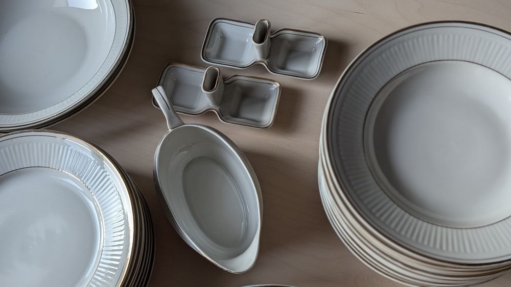 Порцеланов сервиз