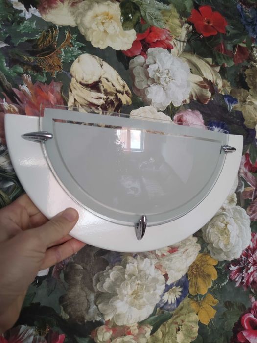 aplica perete model clasic aproape NOUA