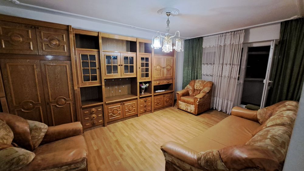 Apartament  3 camere decomandat foarte spațios 2 grupuri sanitare
