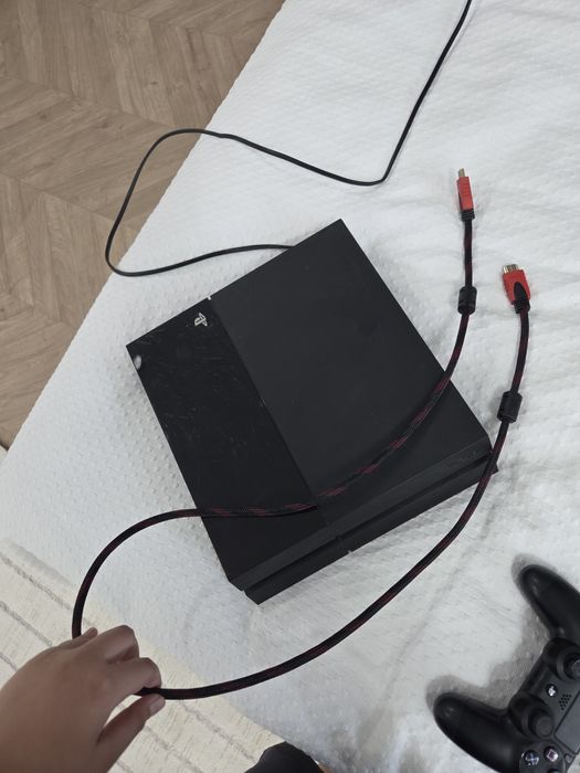 Плэйстэшин 4 черного цвета