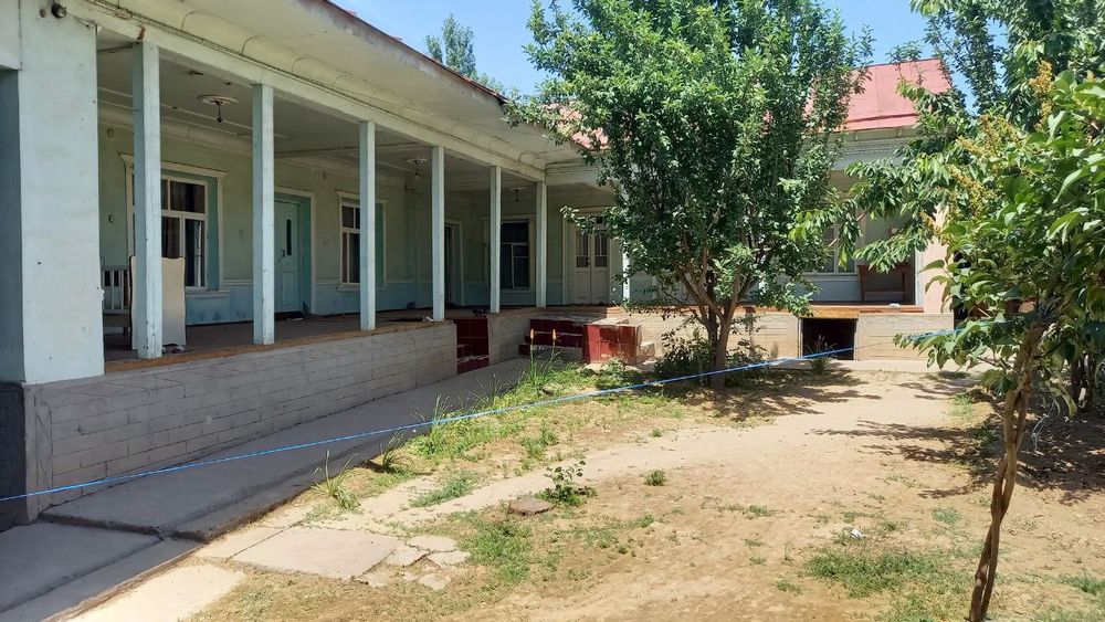 Yer xisobida uy sotiladi