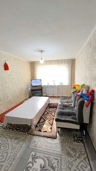 Продаётся 2-комнатная квартира на 1 этаже. ЖАНГЕЛДИНА-остановка АЙГУЛЬ