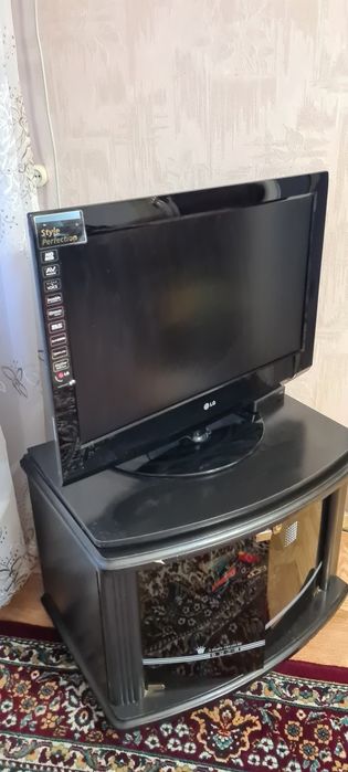 Телевизор LG модель 32LG3000