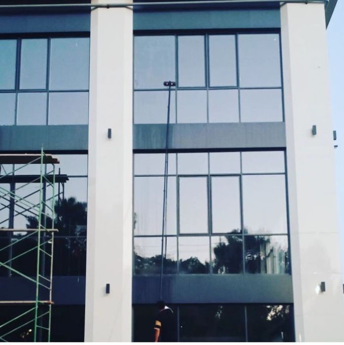 Fasad bino yuvish xizmati oyna yuvish xizmati