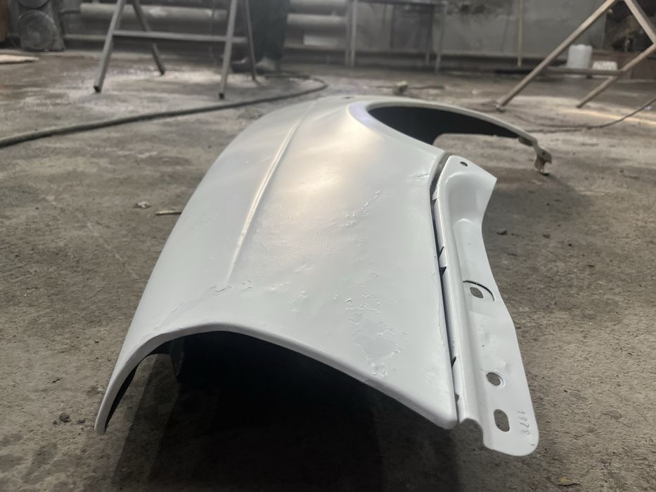 Продам крыло левое приора