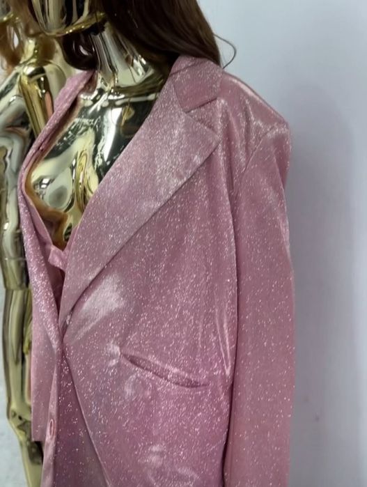 Kastum buruk kiyim koʻrinishi idealni va yangi