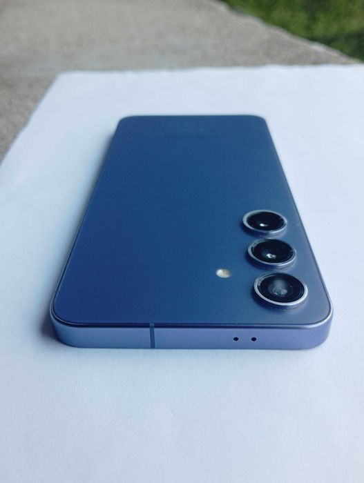 Samsung Galaxy S24 (SM-S921B/DS) - 128GB / 8GB RAM - Cobalt Violet