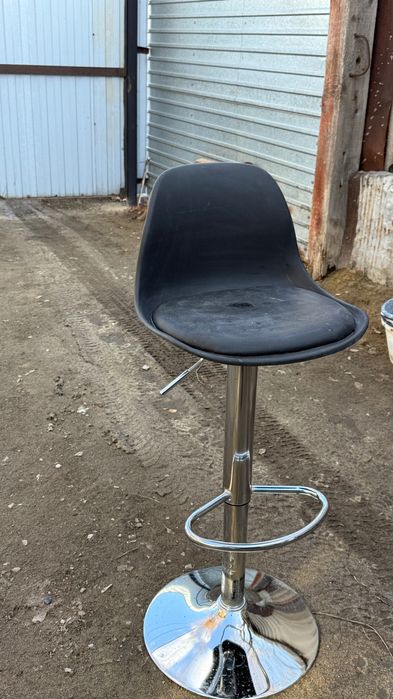 Продам бровный стул и офисный стул