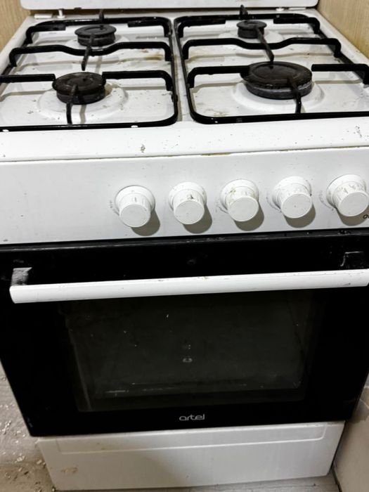 Продам газовую плиту