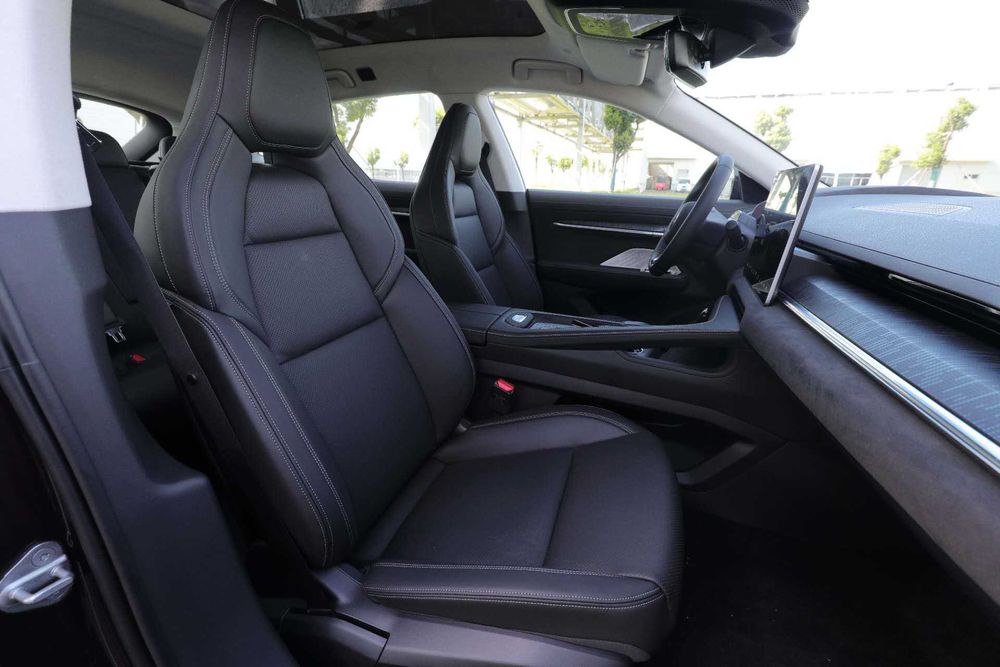 Электроавтомобиль ZEEKR 001