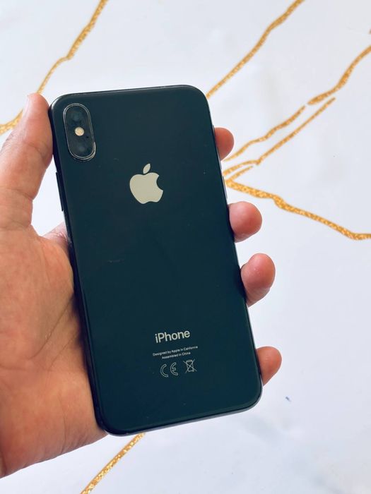iPhone X 64/70%.