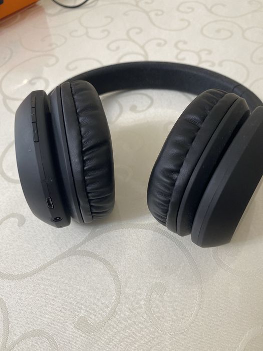 Продам наушники Celebrat