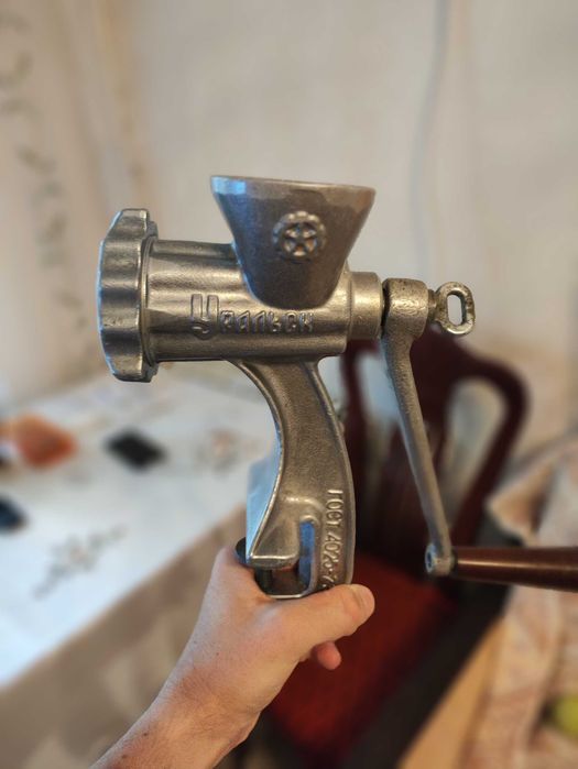 Продам советскую масорубку
