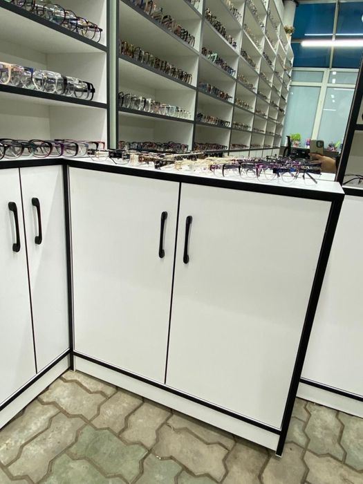 Продам срочно мебель для бизнеса