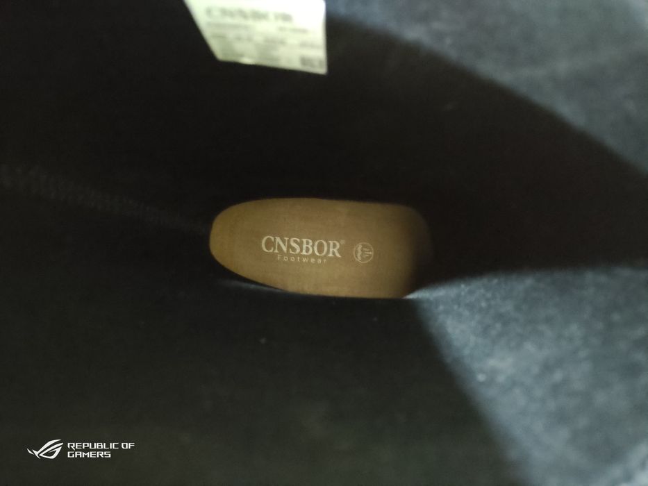 Продам брендовые резиновые сапоги.