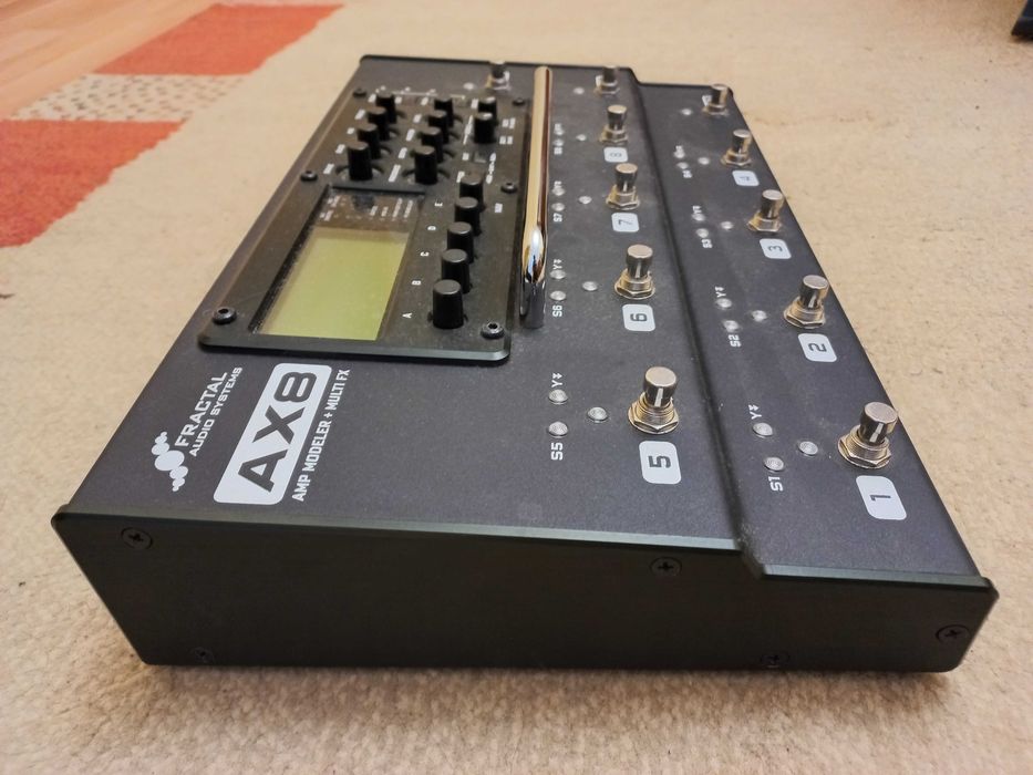 Китарен процесор/modeler FRACTAL AX8 + чанта