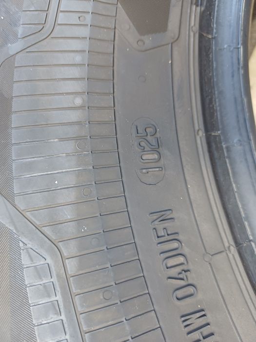 Гуми 215/70/15С  Континентал