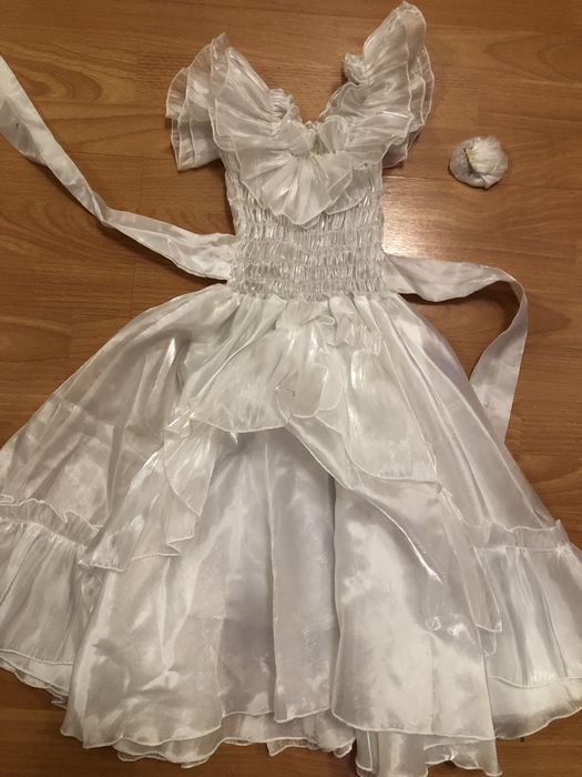 Платье нарядное 7-9 лет