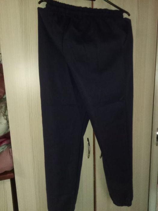 Продам женскую спортивку