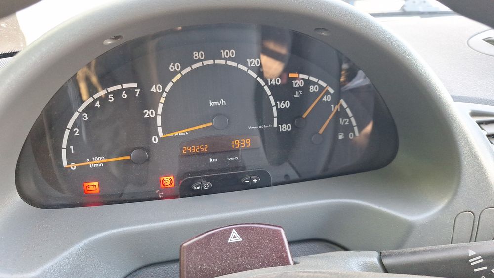 Vând Mercedes sprinter
