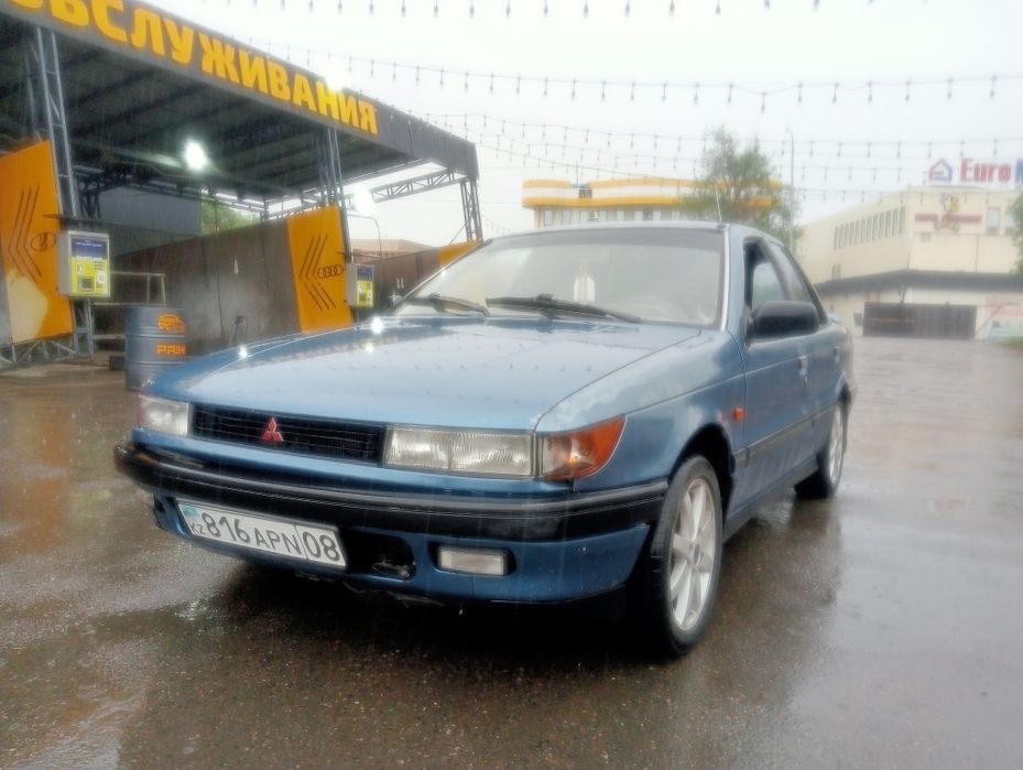Митсубиси Лансер