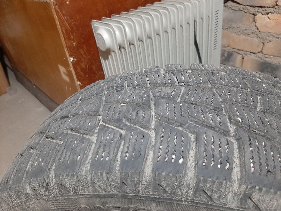 Продам зимние шины