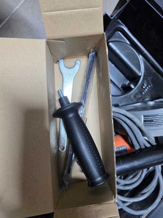 Mașină de frezat pentru caneluri de perete AEG 9500RPM 125mm 1500W