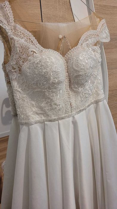 Rochie mireasa model 2022