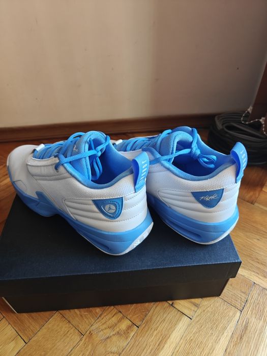 Jordan Max Aura 6 baby blue and white