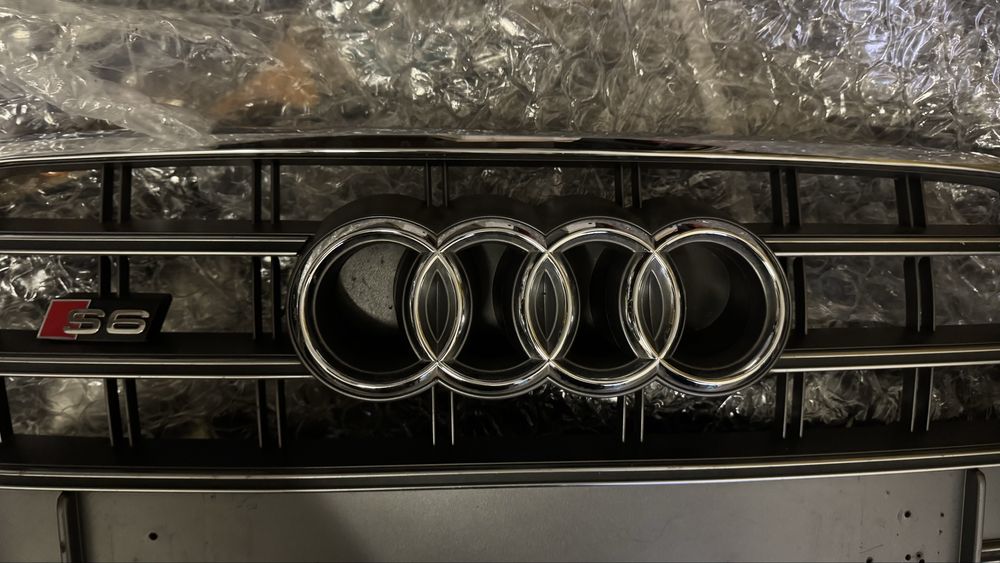 Предна централна решетка за Ауди S6 C7 face