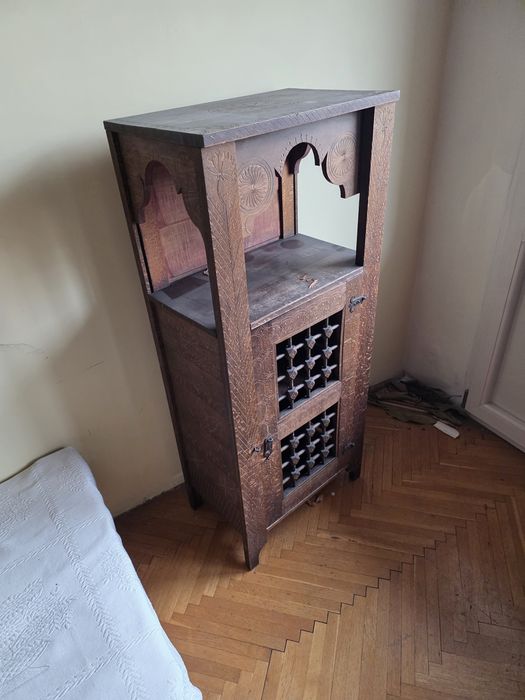 Старинни мебели дървени