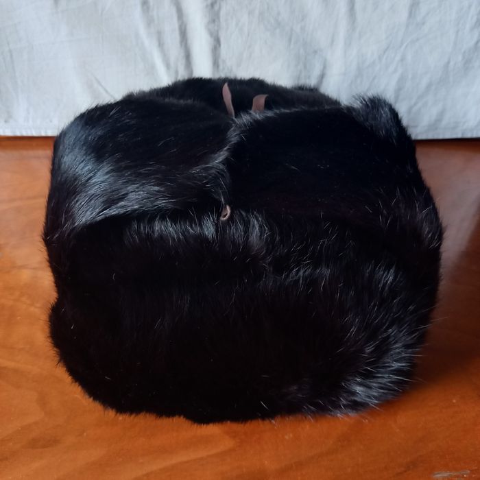 шапки и куртка Caprice.