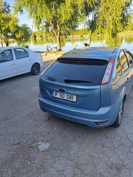 Ford focus  anul 2009 pentru piese