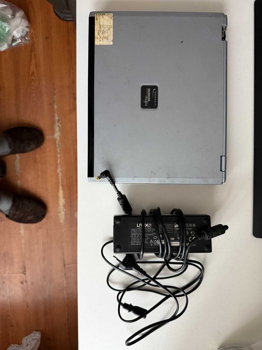 Fujitsu Siemens Lifebook s2020