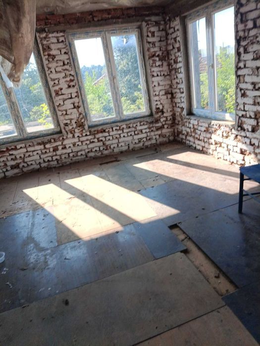 1833-Продава се едноетажна къща в село Ясеновец.