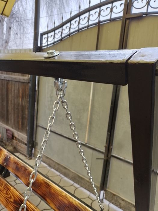 Продам садовую качелю