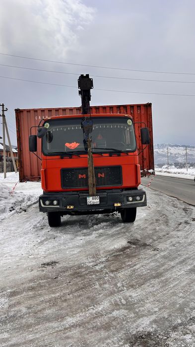Грузовой эвакуатор-манипулятор