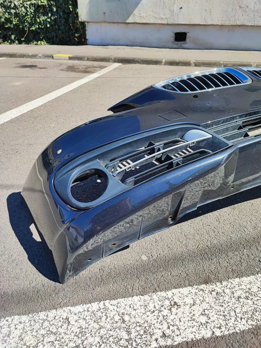 Vând bara fata BMW F10 lci OM