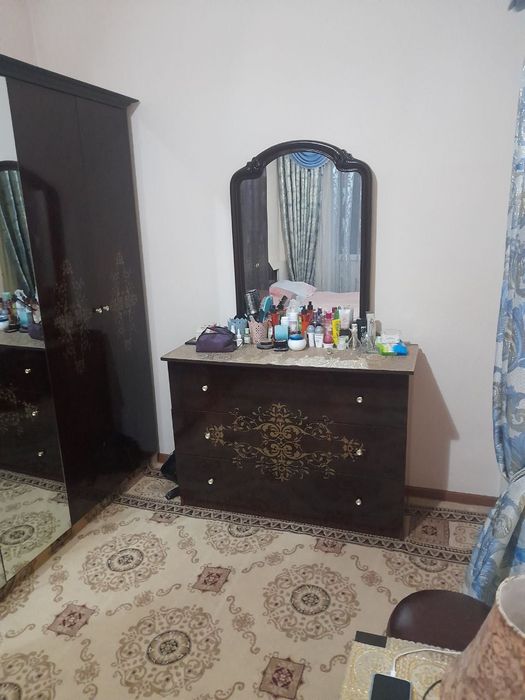 Спальный набор( кровать, камод, горка, шкаф, стольный набор)