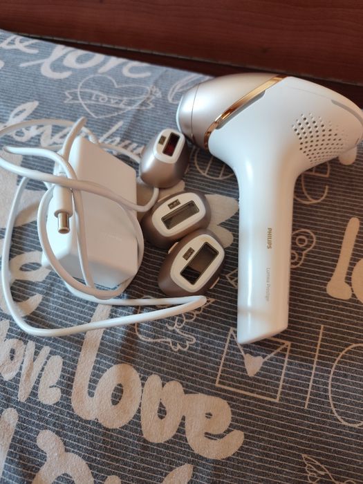 Фотоепилатор Philips Lumea Prestige