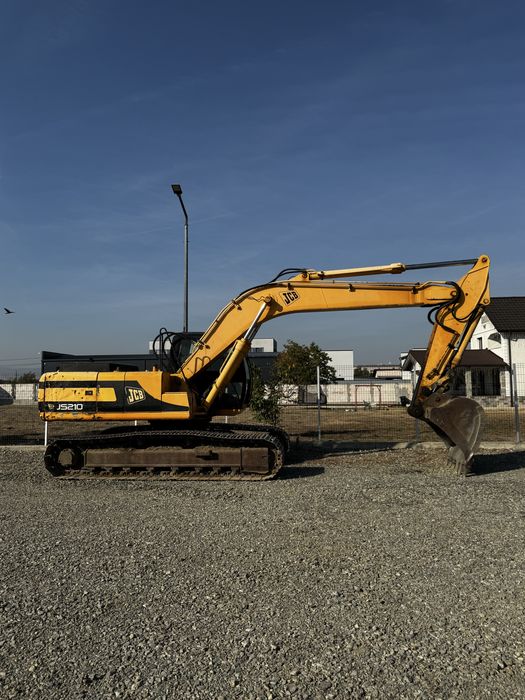 Excavator pe senile JCB js210